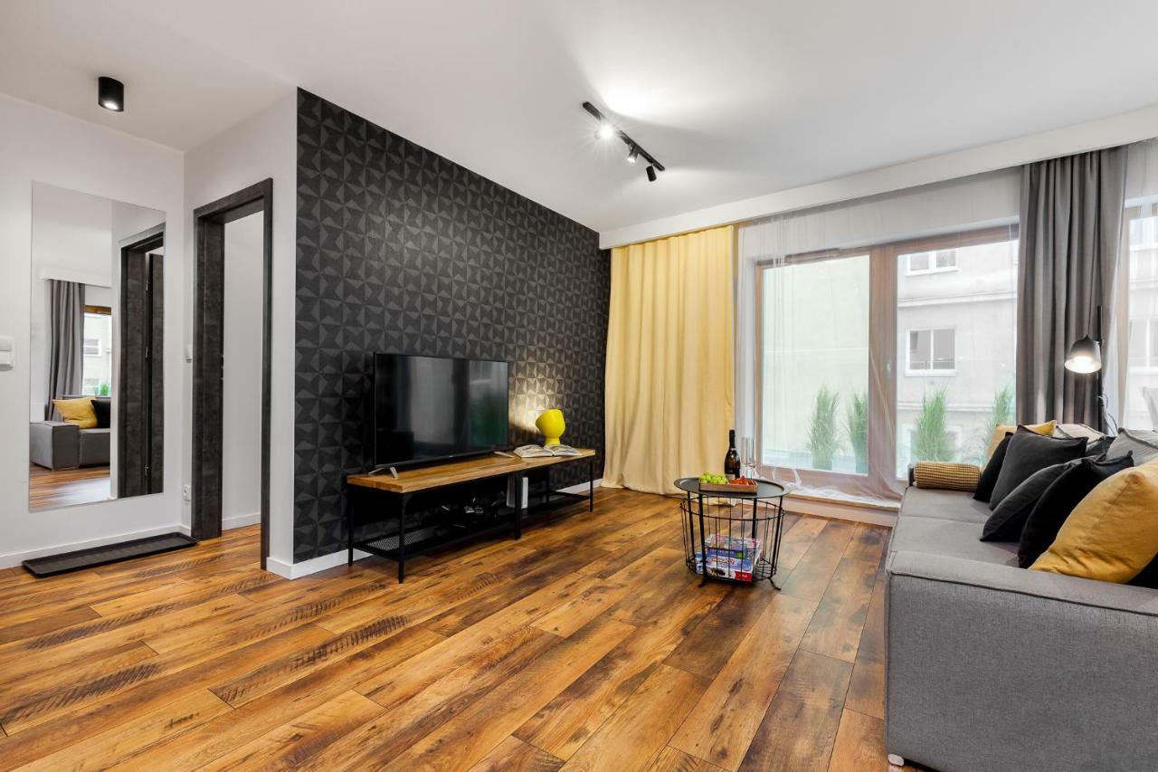 Black&white - Loft Style Apartment